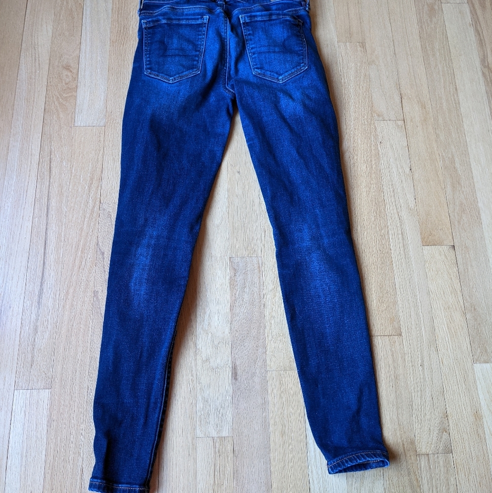 AE distressed Stretch Jeggings size 4 - Picture 2 of 5